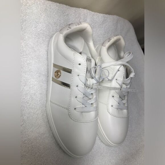 Michael Kors  Faux Leather MK Logo Print White Sneakers Shoes Youth size 4 - Picture 1 of 9